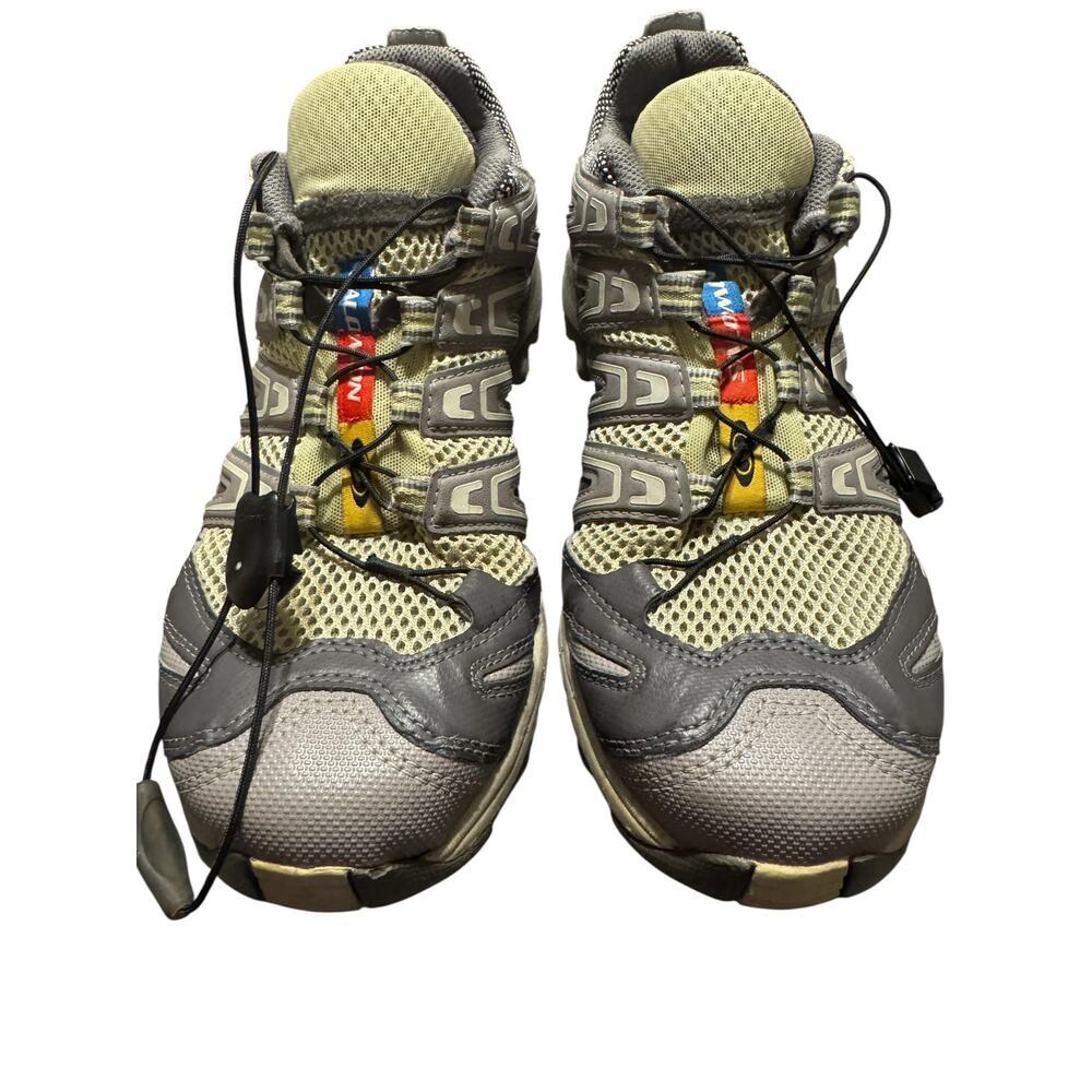 Salomon Size 7 Running Shoe